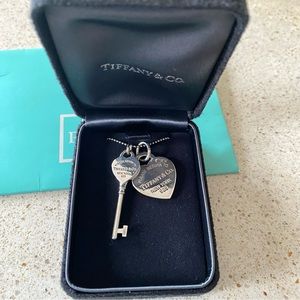 TIFFANY & CO. Heart & Key Tag Pendant Necklace